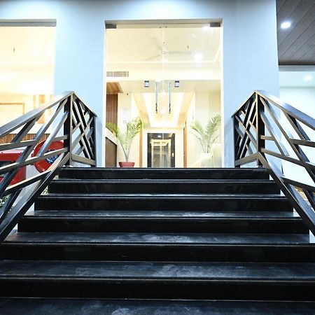 The Janki Hotel Ayodhya Esterno foto