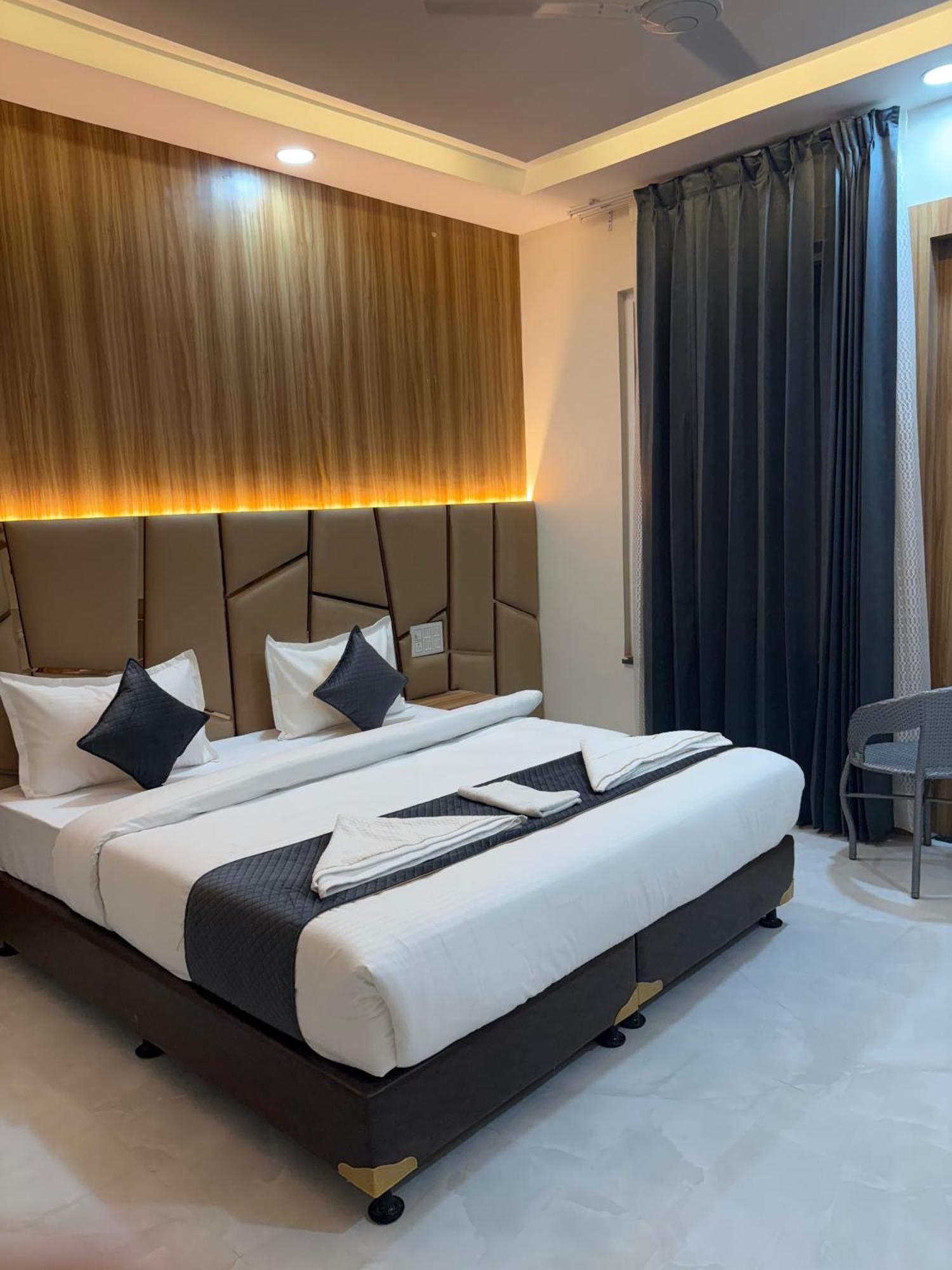 The Janki Hotel Ayodhya Esterno foto