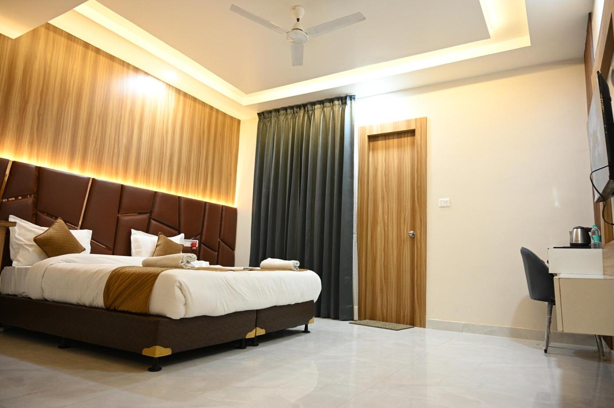 The Janki Hotel Ayodhya Esterno foto