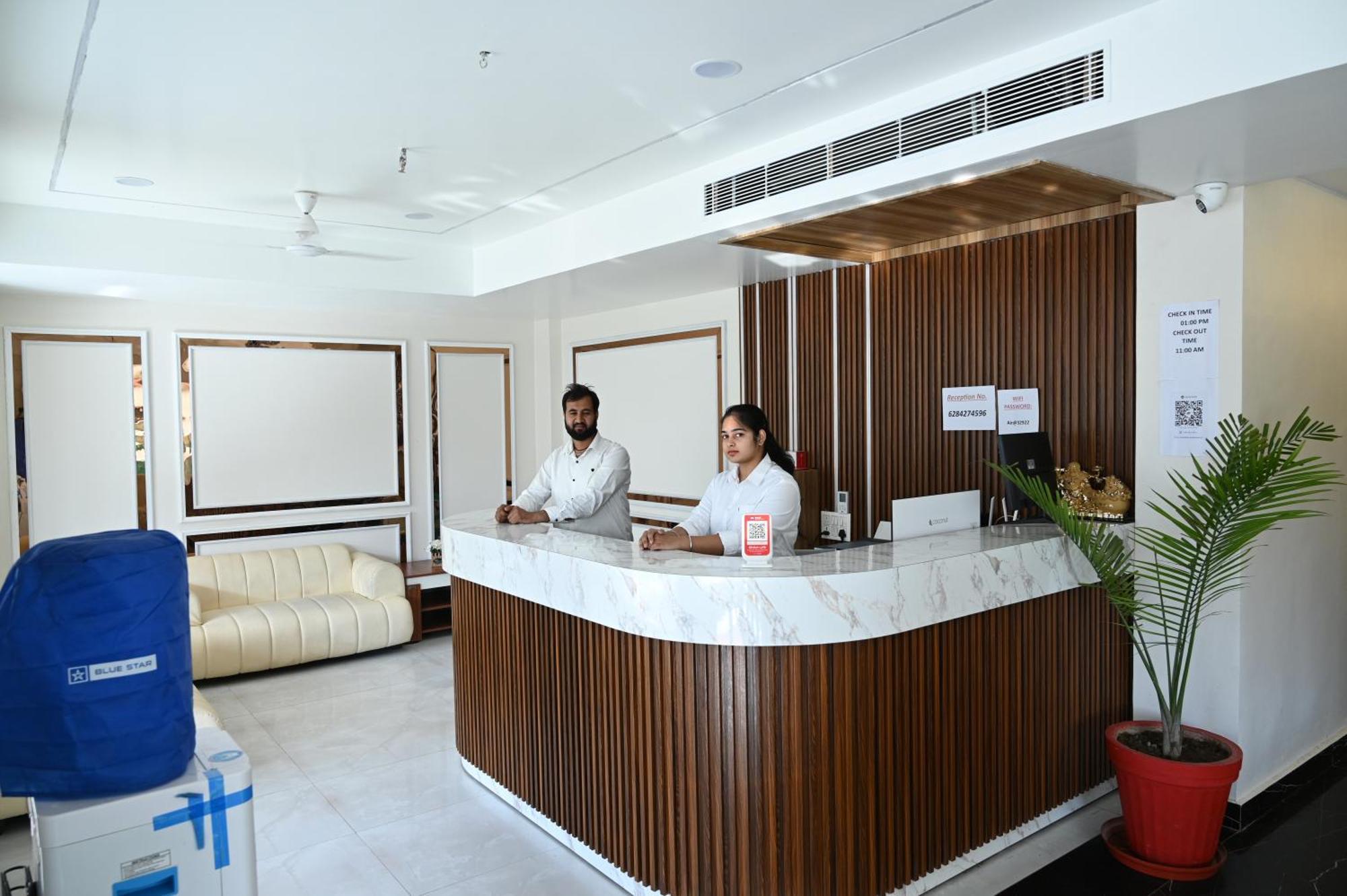 The Janki Hotel Ayodhya Esterno foto